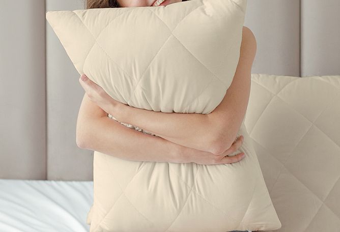 Когда менять подушки и одеяла: признаки износа и рекомендации